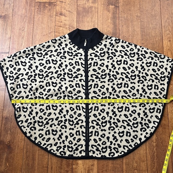 Anne Klein Poncho Sweater Leopard Print Size S - Picture 7 of 8